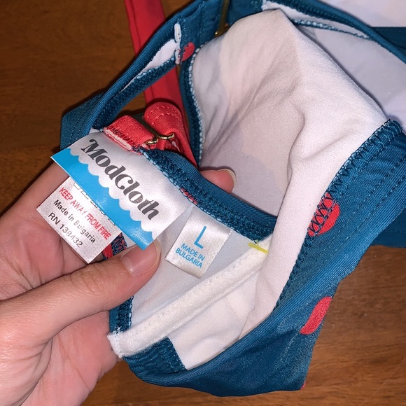 NWOT ModCloth Shirley polka dot bikini top - Picture 8 of 9